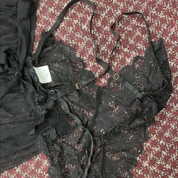 Criss Cross Bodysuit and Mesh Skirt. Bag1 - Picture 10 of 12